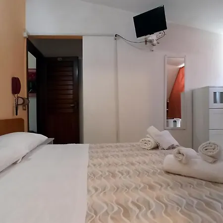 Hotel La Caravella 2*